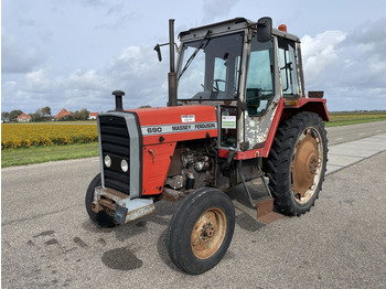 Tractor MASSEY FERGUSON