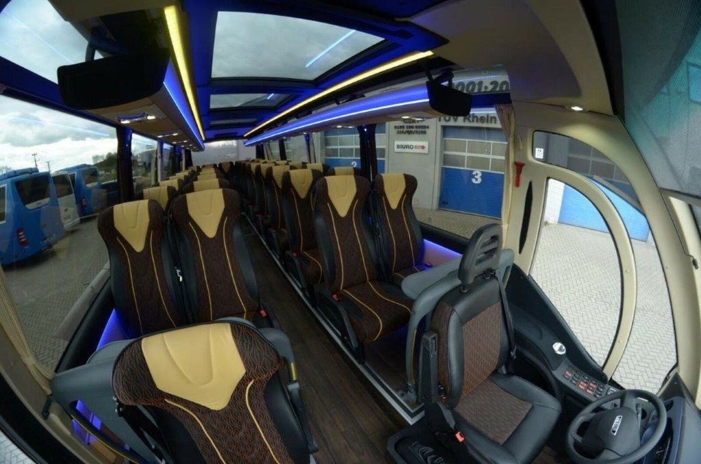 Autocar nuevo Iveco 70C  37 Sitze: foto 8