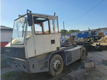 SISU Ciągnik terminalowy 4x4 - Cabeza tractora