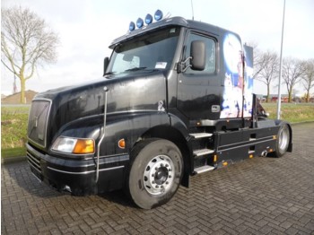 Volvo NH 12.420 MANUAL SPECIAL EDIT. - Cabeza tractora