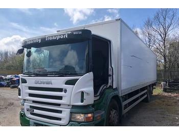 Camión caja cerrada Scania P230 / 6X2 / EURO 3