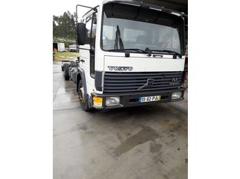 Camión chasis VOLVO FL6 10