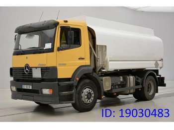 Camión cisterna Mercedes-Benz Atego 1823N