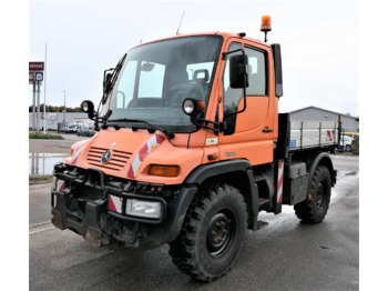 Camión volquete UNIMOG U300 KLIMA AHK KOMUNALHYDRAULIK