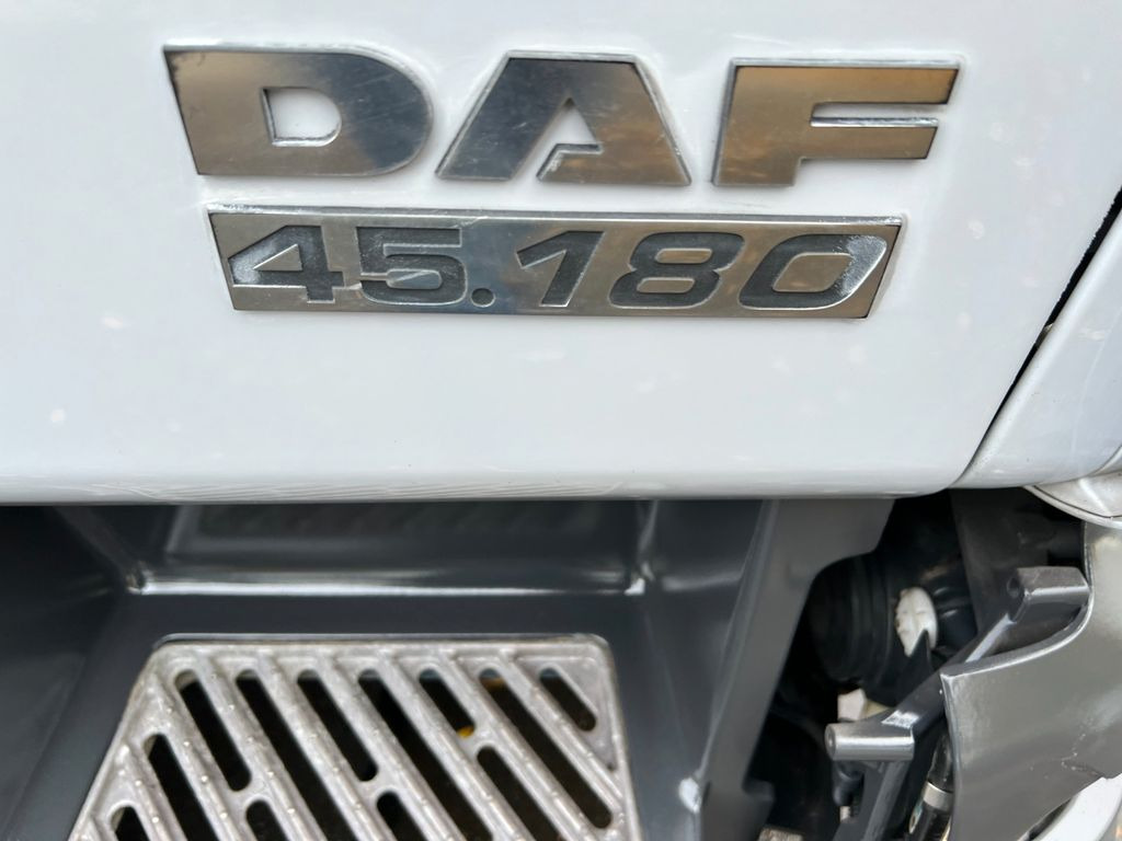 Camión chasis DAF 45.180 LF- 12   Original 6658 km Laufleistung: foto 9