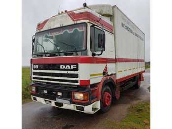 Camión caja cerrada DAF 95.400: foto 1
