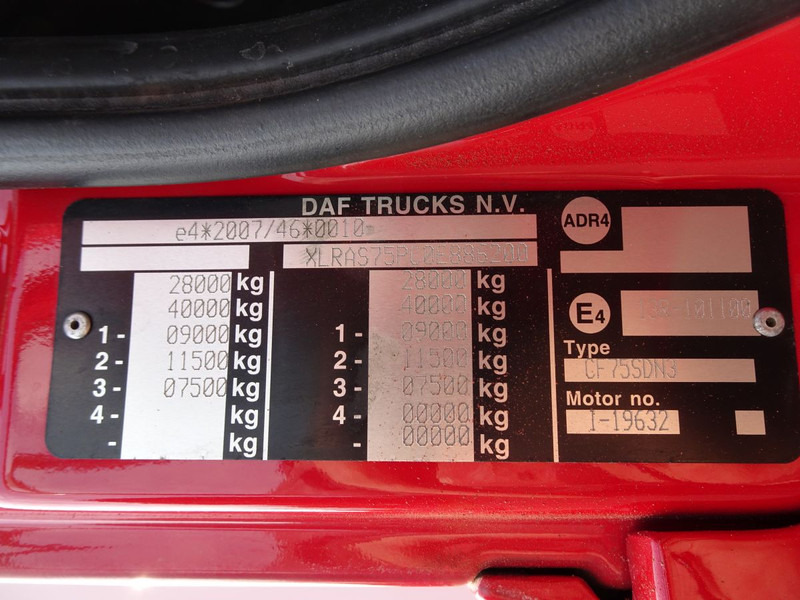 Camión caja cerrada DAF CF 75.310 / 6x2*4 / TAIL LIFT / ISOLATED CLOSED BOX.: foto 18