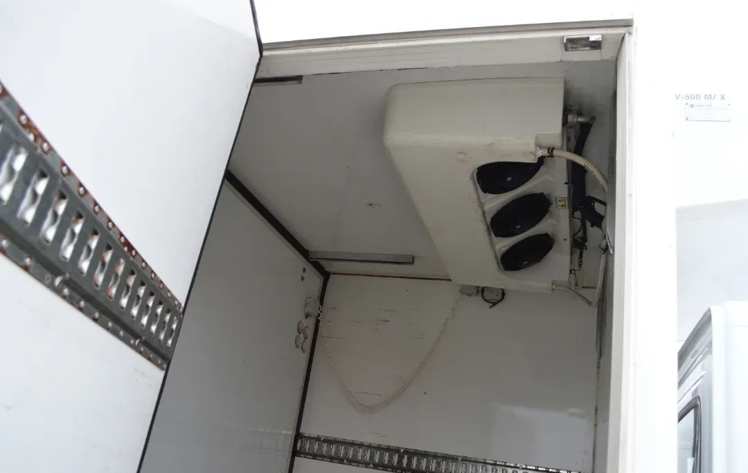 Camión frigorífico IVECO DAILY 60C15 60-150 TWO-CHAMBER REFRIGERATOR CONTAINER ISOTHERM F: foto 25