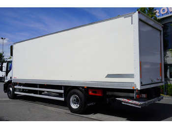 Camión caja cerrada IVECO Eurocargo 190-320 E6 19 t / 21 pallets / tail lift: foto 3