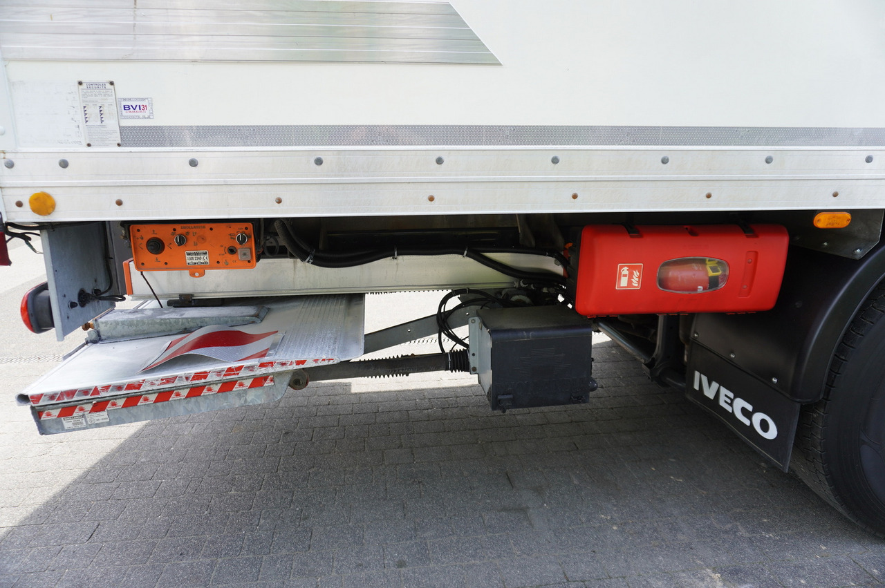 Camión caja cerrada IVECO Eurocargo 190-320 E6 19 t / 21 pallets / tail lift: foto 13