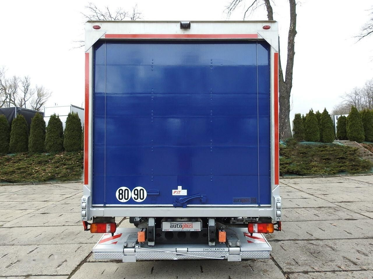 Camión caja cerrada MAN TGL 12.220 Koffer + tail lift: foto 6