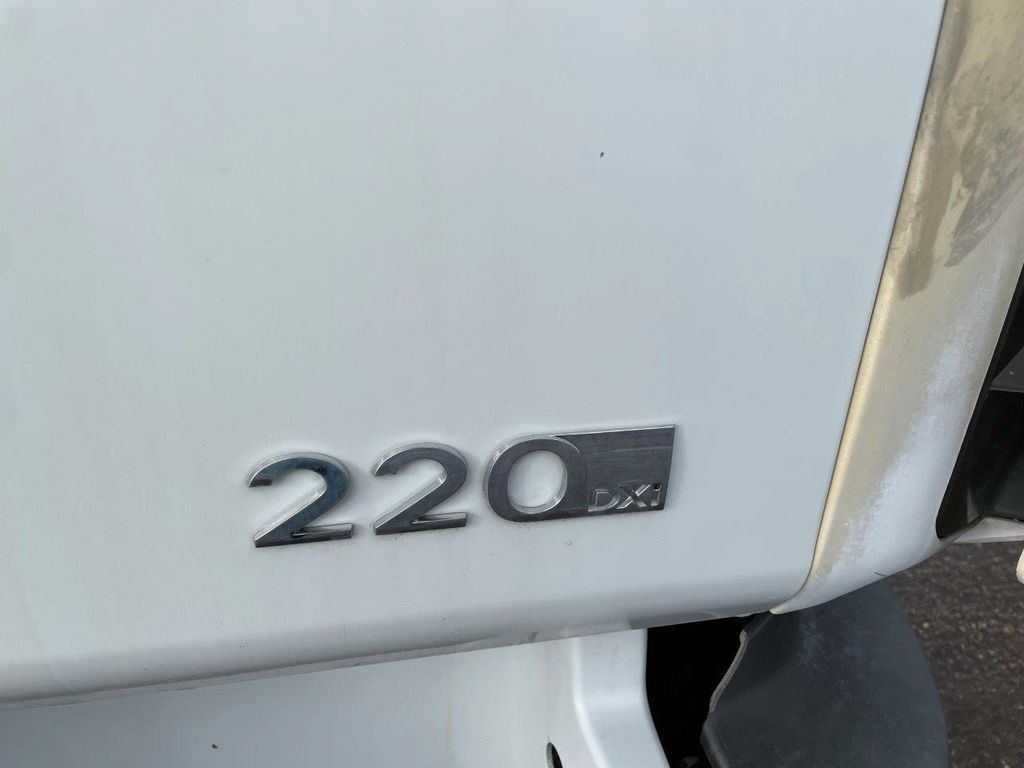 Camión transporte de ganado Renault MIDLUM 220 DXi: foto 9