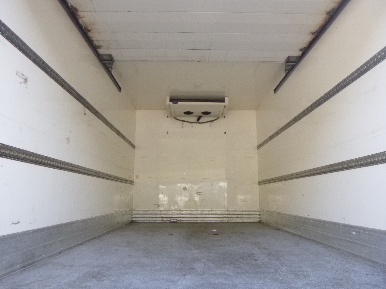 Camión frigorífico Renault Midlum 190 dxi 4x2 RHD frigo box 20 m3: foto 7
