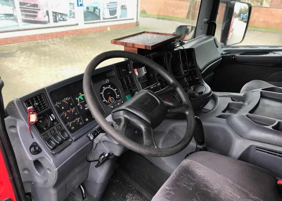 Camión chasis Scania 300: foto 17