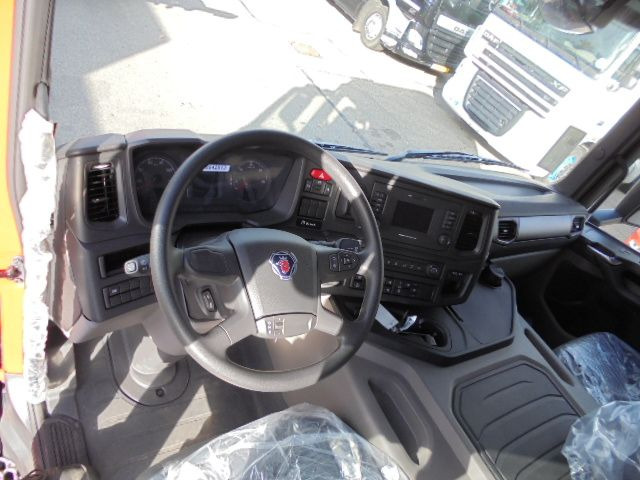 Camión chasis nuevo Scania P450 XT 4X4 EURO 6: foto 9