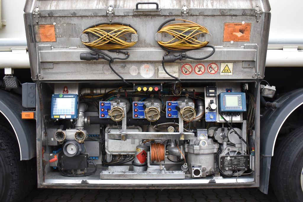 Camión cisterna Scania P 370 BL 8x4/WILLIG 3-Kammer/Retarder,Navi,E6: foto 7
