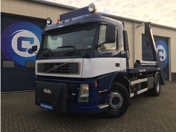 Camión portacontenedor de cadenas Volvo FM9 4X2 300Pk Euro 3 MANUAL-STEEL SUSPENSION-ANALOGE TACHO: foto 1