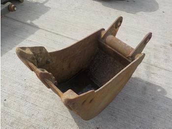  18" Digging Bucket to suit Case Backhoe - Cazo