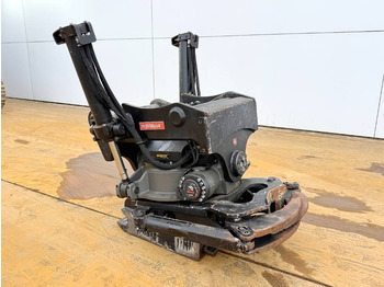 Engcon OilQuick / Tilt + Rotate + Grapple - Implemento