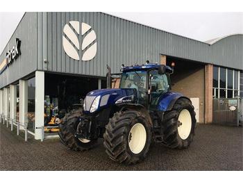 New Holland T7070  - Tractor