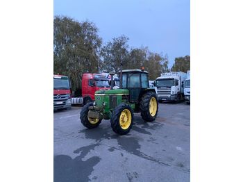 Tractor agricola JOHN DEERE 3040