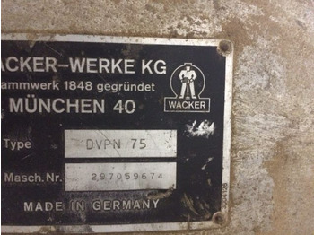 Reserviert • Gelöscht • 
                    Rüttelplatte Wacker DVPN 75 - Plancha reversible: foto 3