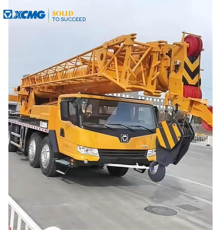 Leasing de  XCMG 50 ton used truck crane QY50KA mobile crane reconditined with competitive price XCMG 50 ton used truck crane QY50KA mobile crane reconditined with competitive price: foto 1