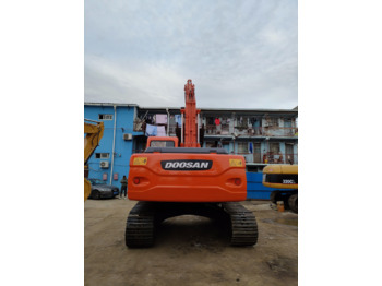 Excavadora de cadenas used excavators in stock for sale second hand excavator used machinery equipment Doosan dx225: foto 3