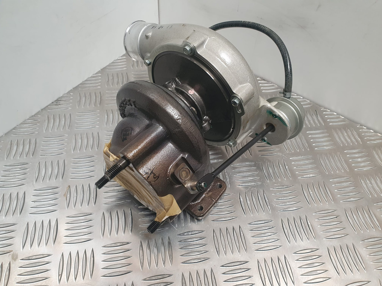 Motor y piezas para Maquinaria de construcción Garrett JCB turbo 320/06152: foto 2