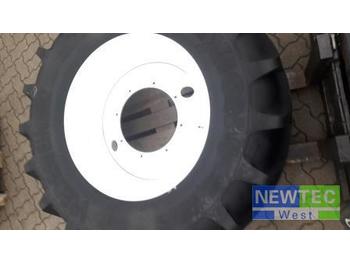 Neumáticos y llantas para Maquinaria agrícola New Holland 540/65 R 30: foto 1
