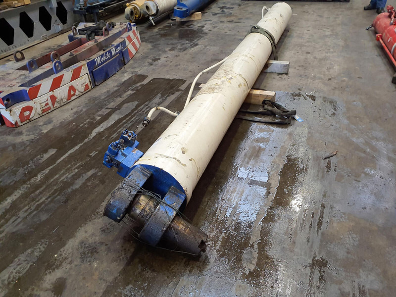 Cilindro hidráulico para Grúa Terex Demag HC 340 boom cylinder: foto 5