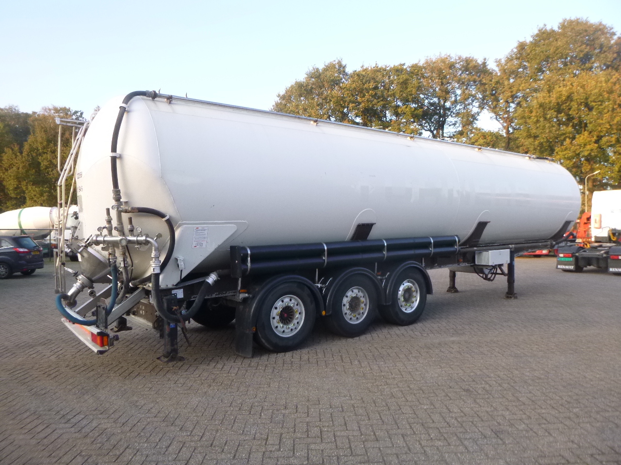 Semirremolque cisterna para transporte de harina Feldbinder Powder tank alu 65 m3 (tipping): foto 4