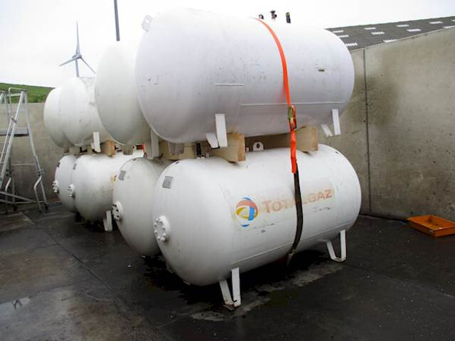 Semirremolque cisterna LPG / GAS GASTANK 2700 LITER: foto 2