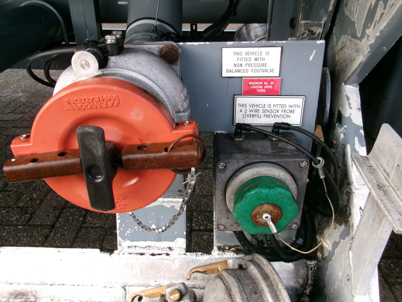 Semirremolque cisterna para transporte de combustible L.A.G. Fuel tank alu 45.2 m3 / 6 comp + pump: foto 14