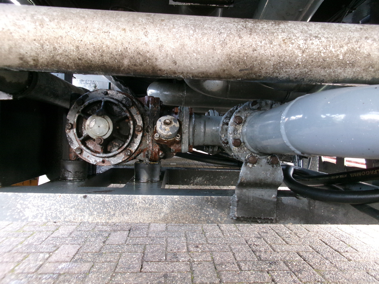 Semirremolque cisterna para transporte de combustible L.A.G. Fuel tank alu 45.2 m3 / 6 comp + pump: foto 15