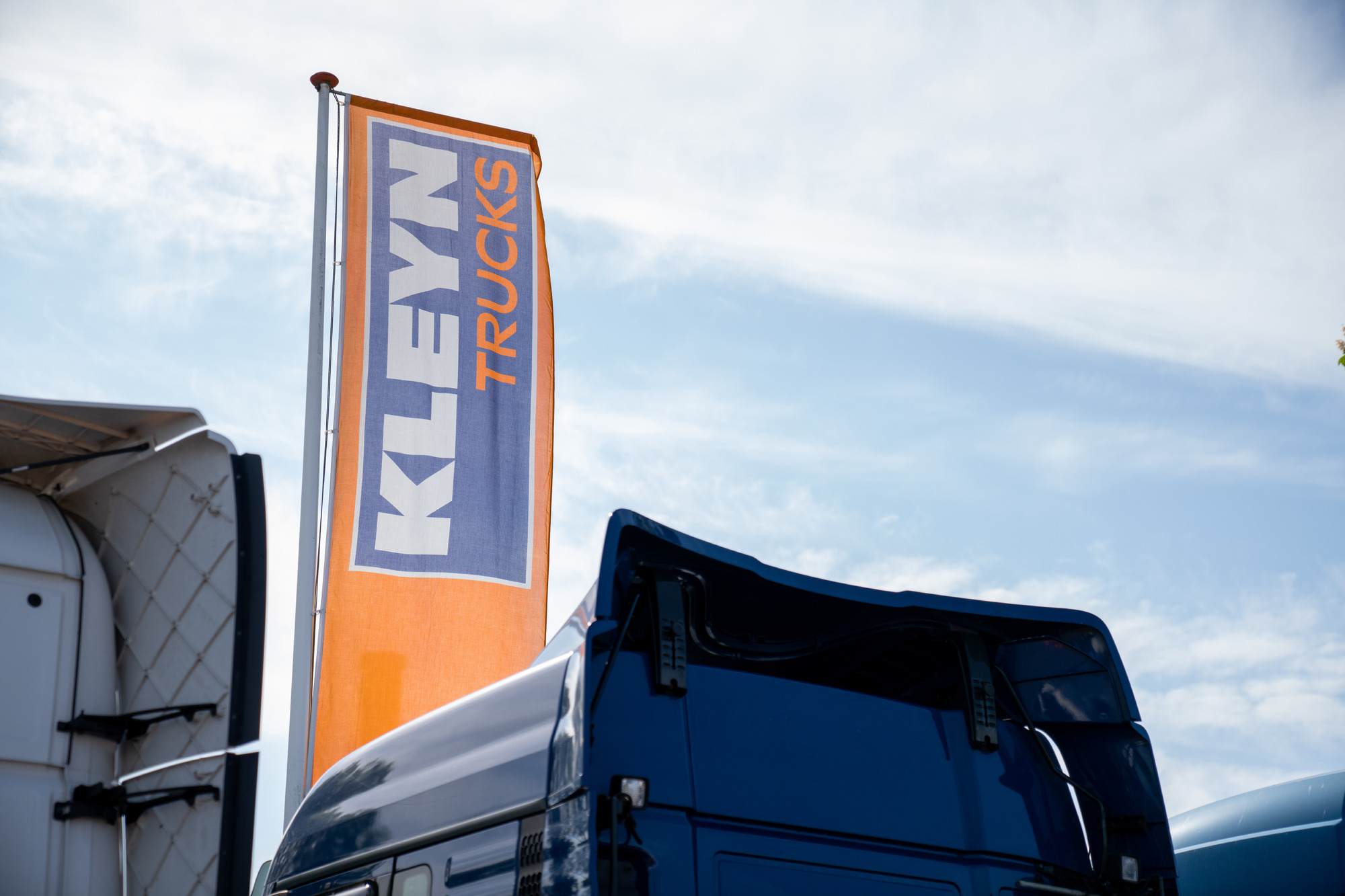 Kleyn Trucks - Cabezas tractoras MERCEDES-BENZ undefined: foto 3