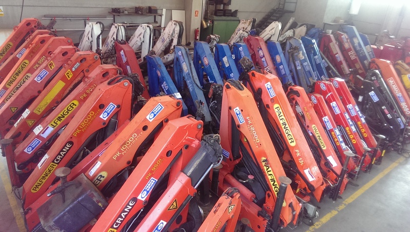 TRANSGRUAS - Maquinaria de construcción NISSAN undefined: foto 1