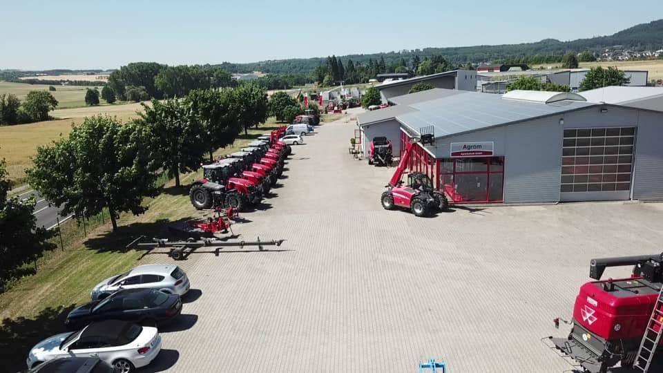 Agrom Agrartechnik GmbH - Maquinaria agrícola JCB undefined: foto 1