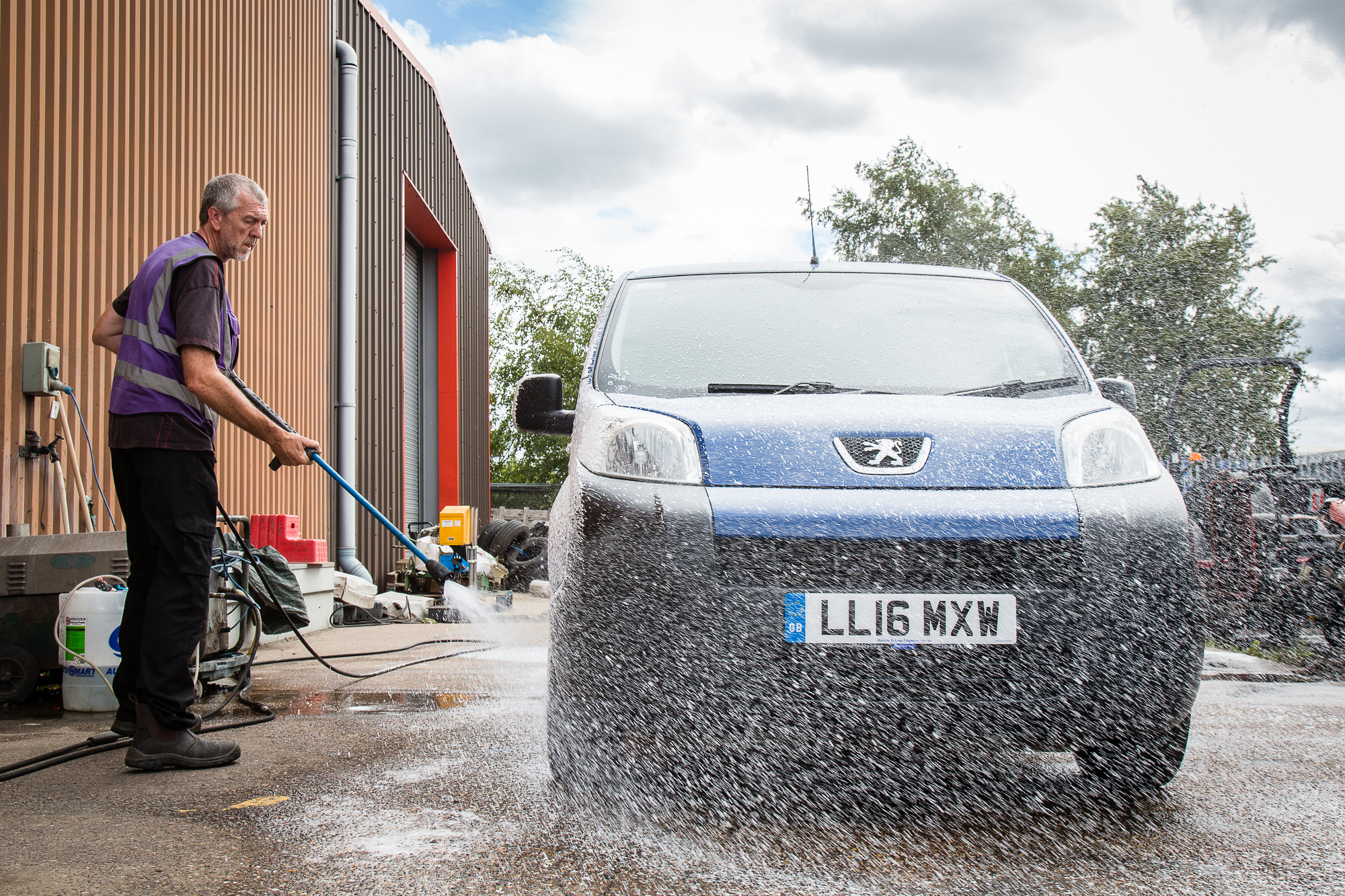 COMMERCIAL VEHICLE AUCTIONS LIMITED - Equipos de manutención undefined: foto 6