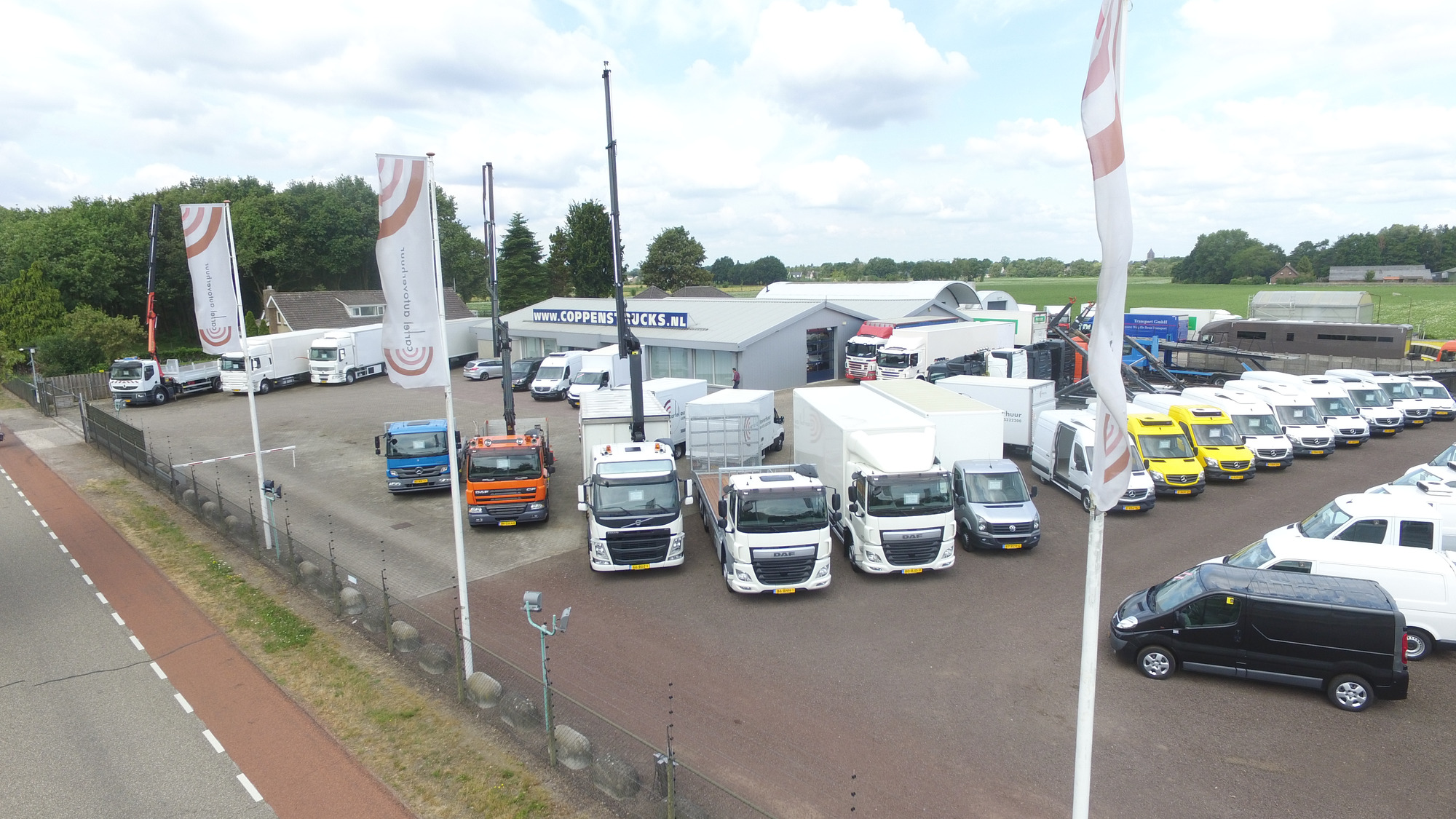 COPPENS TRUCKS BV - Furgonetas undefined: foto 1