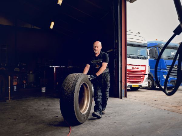 Hesselink Trucks B.V. undefined: foto 4
