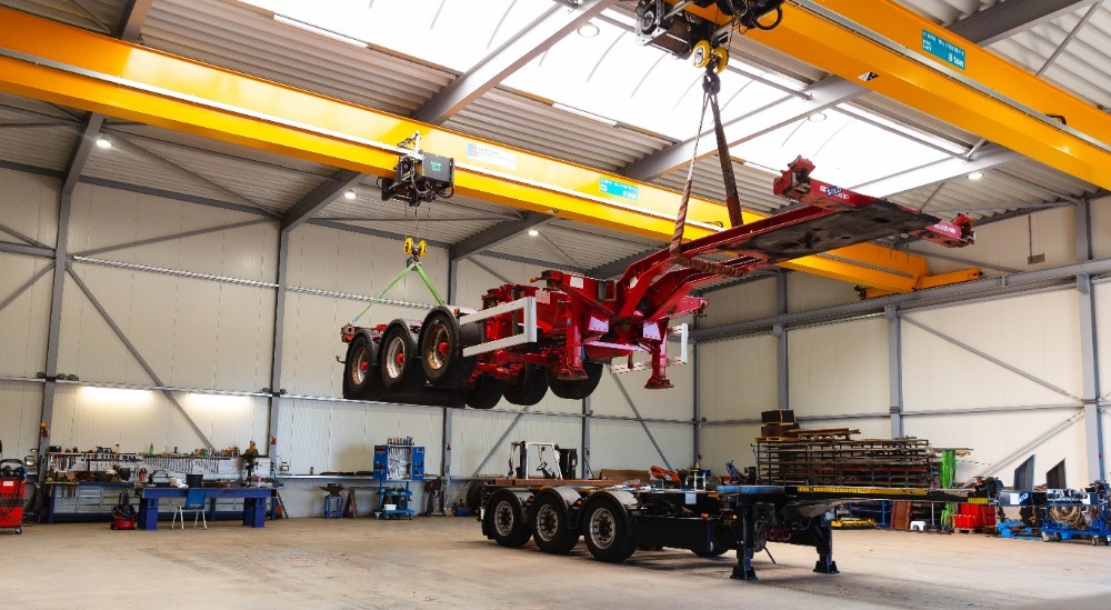 Louis Boon Trucks & Trailers BV - anuncios sobre venta undefined: foto 2