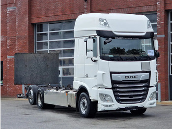 Camión chasis DAF XF 530