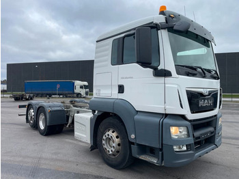 Camión chasis MAN TGS 26.440 6x2*4 Euro 6 Chassis ADR: foto 2