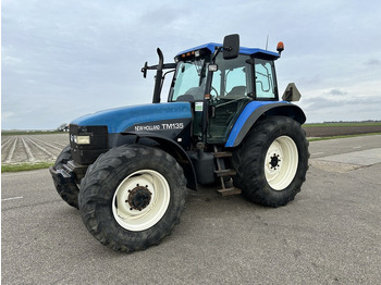 Tractor NEW HOLLAND TM135