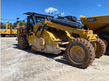 Estabilizador de suelos CATERPILLAR