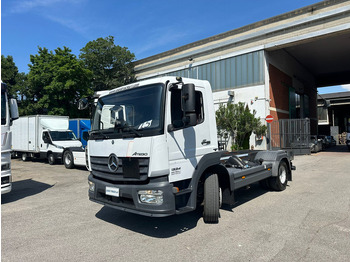 Camión chasis MERCEDES-BENZ Atego