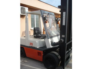 Carretilla para contenedores NISSAN PH02M25: foto 1