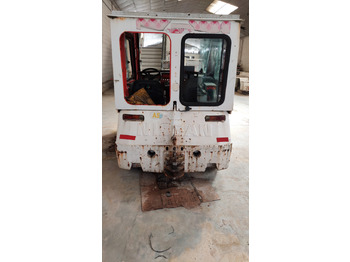 Tractor de equipaje FV02 Nissan Baggage Tractor: foto 2 Tractor de equipaje FV02 Nissan Baggage Tractor: foto 2