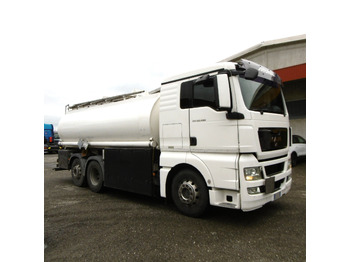 Camión cisterna MAN